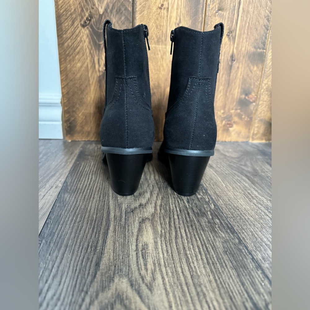 Booties - Picture 4 of 6